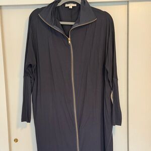 MIMU MAXI
Navy Blue Zip-Up Dress